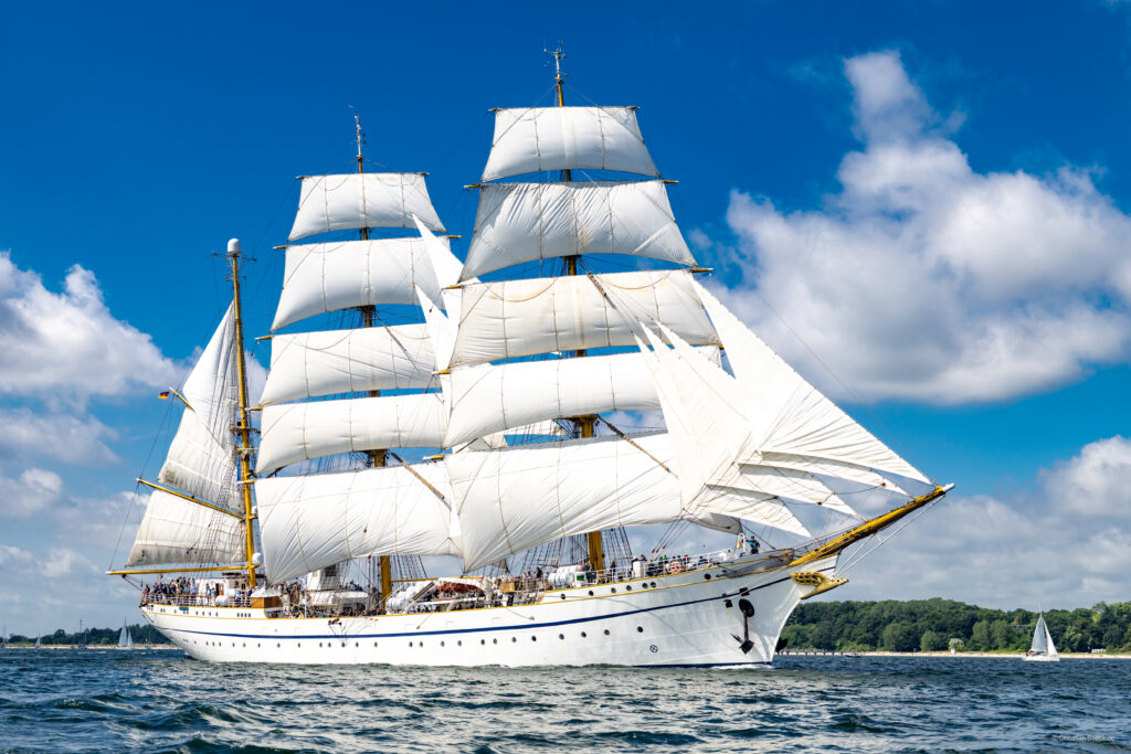 Kiel capitale europea della vela: regate, cultura e spettacoli